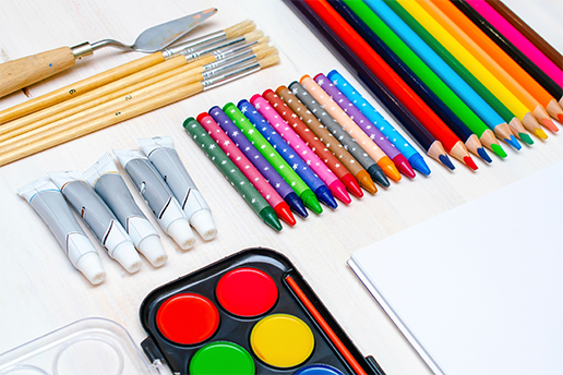 ebda2-lo7tak3_0007_watercolor-oil-paints-paintbrushes-colorful-penc-2025-02-11-15-24-56-utc