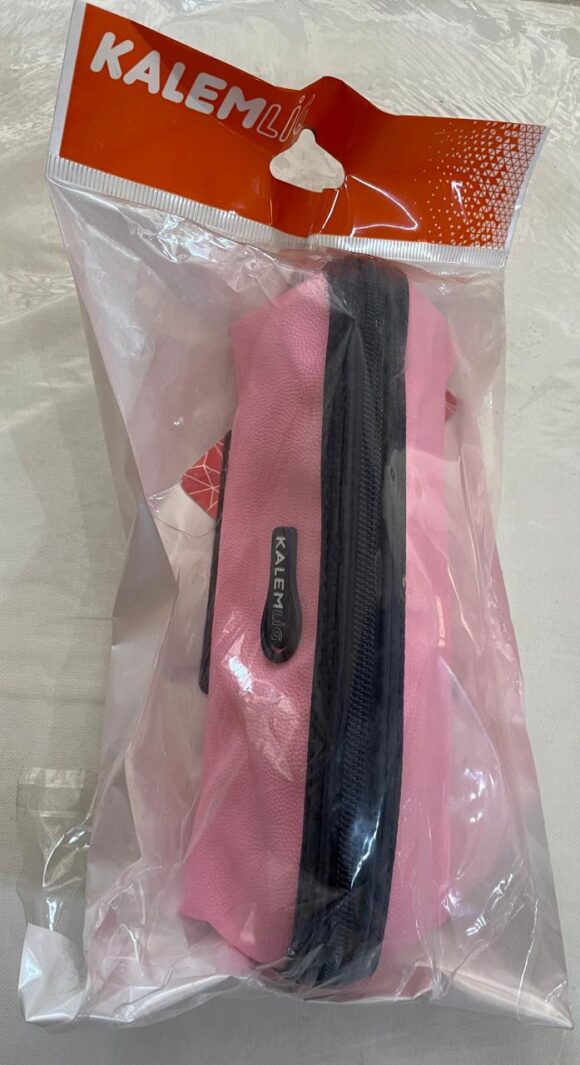 Pencil case black in pink